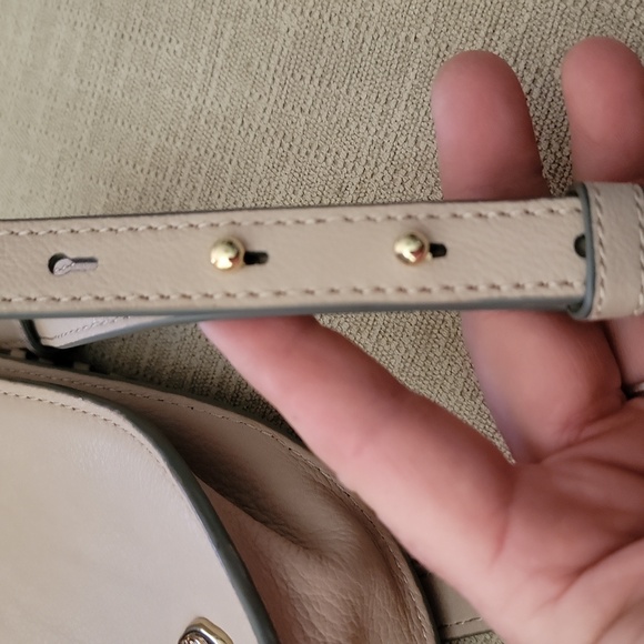 Vince Camuto Blush Leather Crossbody Bag - Picture 7 of 9